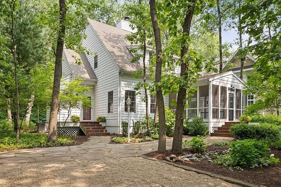 1st image of 18614 Forest Beach Dr