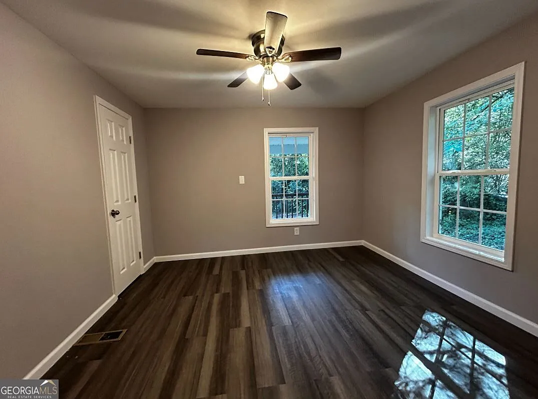 2 bed, 1.0 bath, 896 sqft, $1,150 — Photo 4
