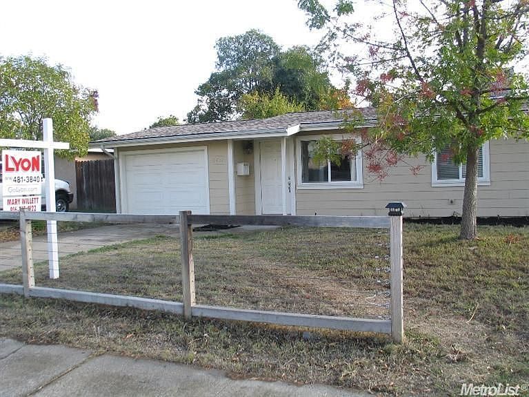 1st image of 3732 Centinella Dr
