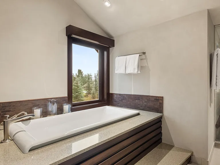 Second level guest suite 3 bathroom