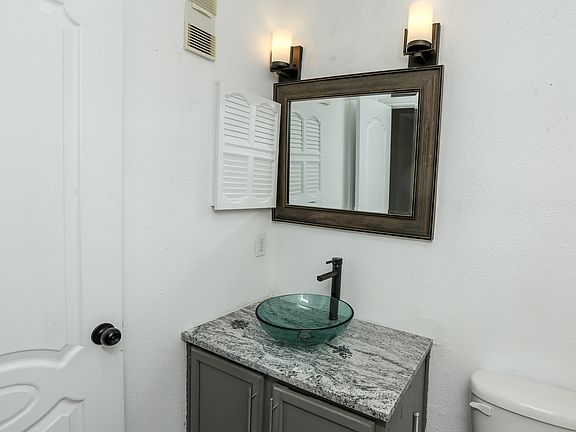 4th image of 700 Dunson Glen Dr #1404