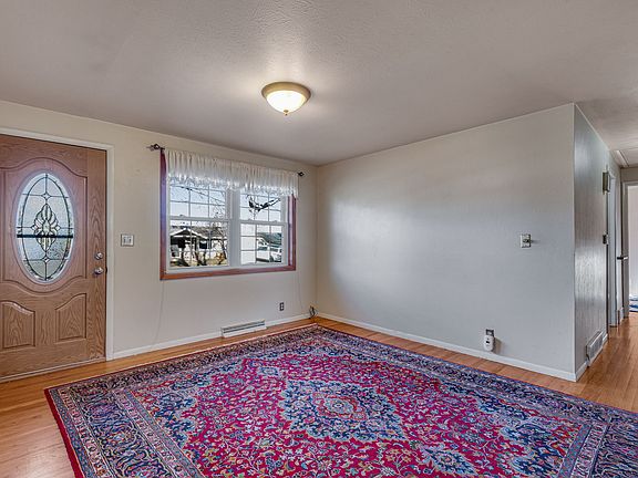 4th image of 2050 Floral Dr