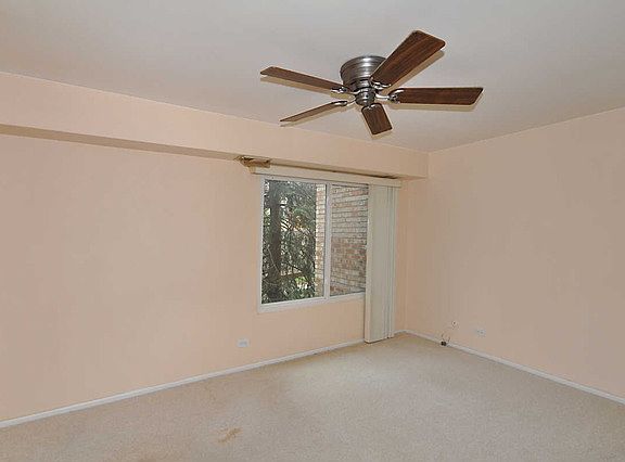 4th image of 1103 S Hunt Club Dr APT 123
