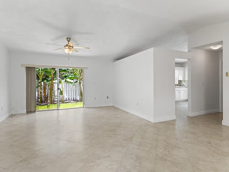 13945 Langley Pl — Photo 32
