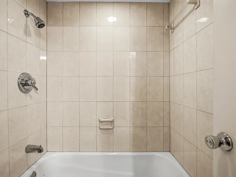 15721 Mapleview Cir — Photo 27