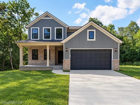 132 River Dr, Milford, MI 48381