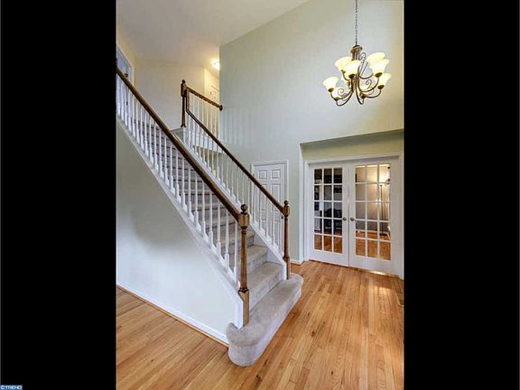 3rd image of 124 Kaiser Dr
