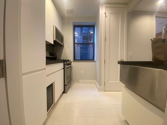 4th image of 195 Stanton St APT 4H