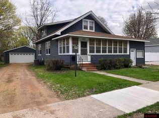 809 S 3rd St, Saint Peter, MN 56082