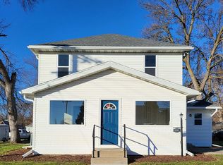 301 3rd St, Merrill, IA 51038