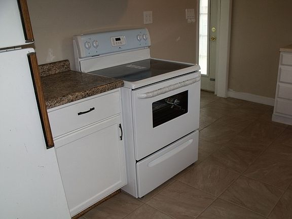 4th image of 2805 Haig Ave