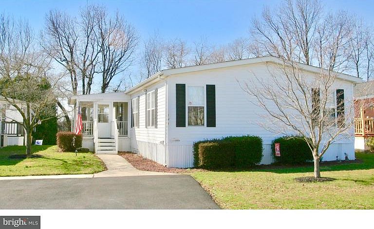 1st image of 141 Gale Dr