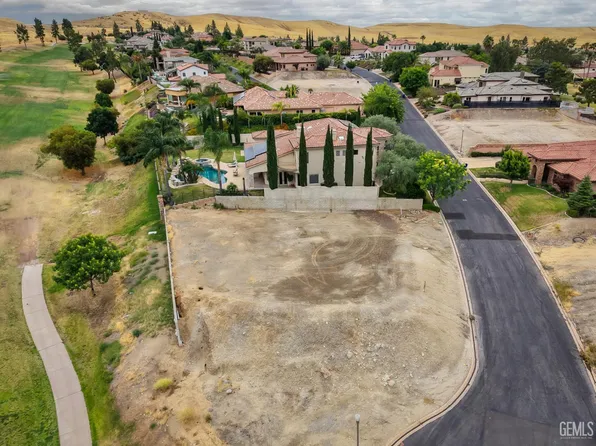5609 Via Venezia, Bakersfield, CA 93306