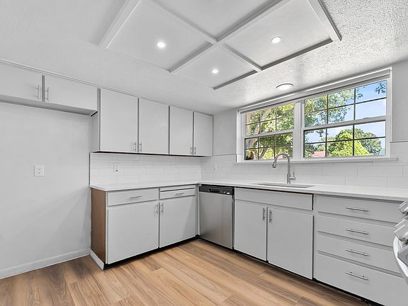 4th image of 2107 Aloha Dr