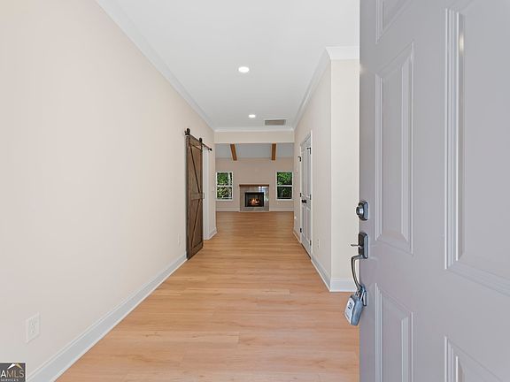 4th image of 9241 Raven Dr