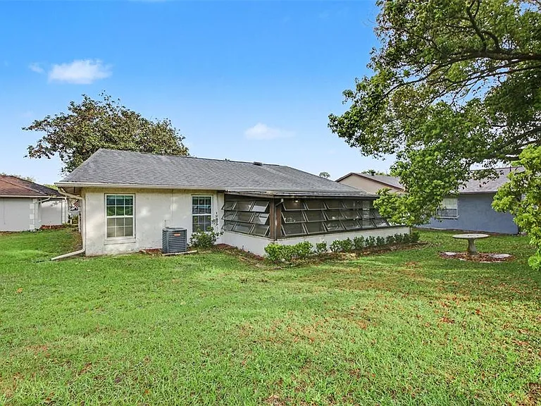 5033 Loyola Ln — Photo 3
