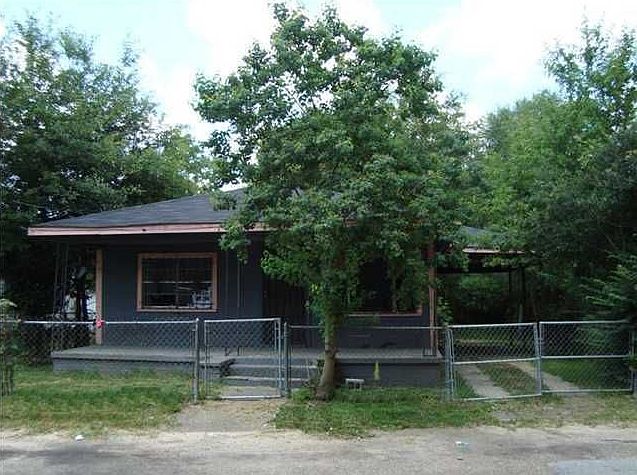2nd image of 713 Bella St