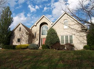9504 Moorfield Cir, Louisville, KY 40241