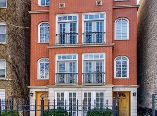 829 W Wolfram St APT 3, Chicago, IL 60657