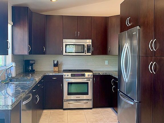 3rd image of 3225 N Snead Dr