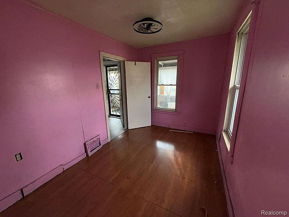 5th image of 3935 15th St