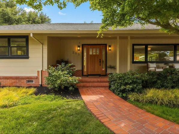 205 Alderbrook Drive, Santa Rosa, CA 95405