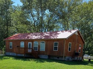 212 S 1st St, Easton, KS 66020