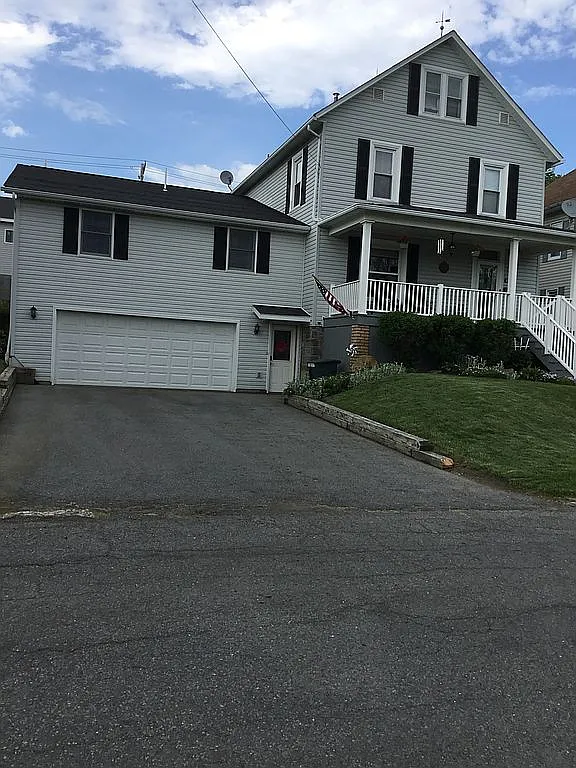 2409 Jackson Ave photo 1