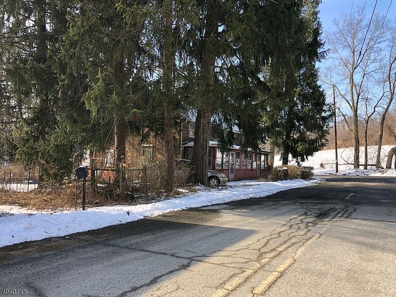 2nd image of 31 Ledge Rd