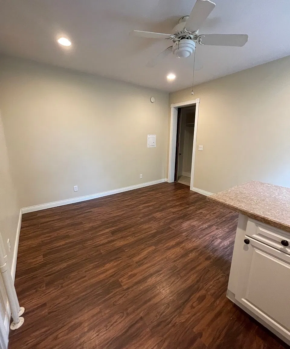Studio, $650 — Photo 2