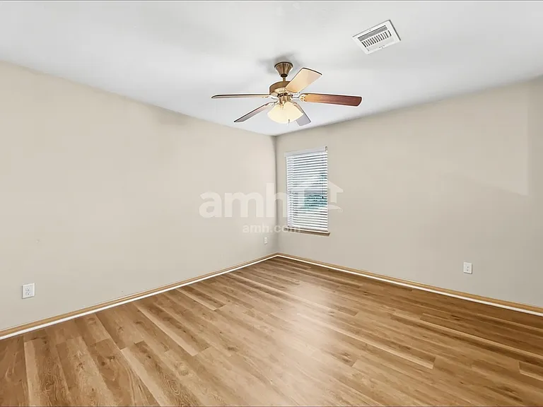 2201 Jefferson Crossing Dr — Photo 9