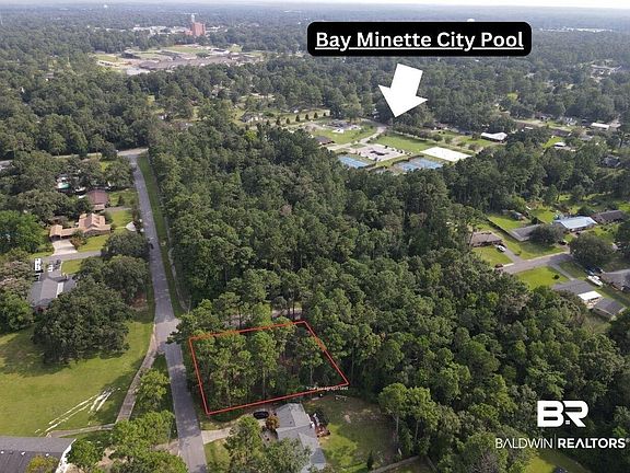 3rd image of 2 Norwood Dr