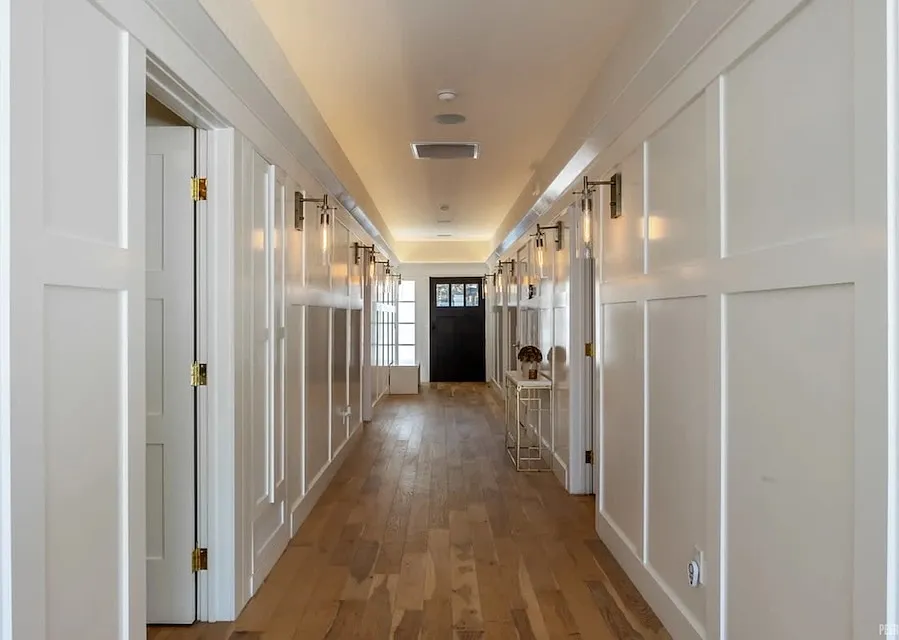 5 bed, 4.5 bath, 2700 sqft, $18,000 — Photo 2