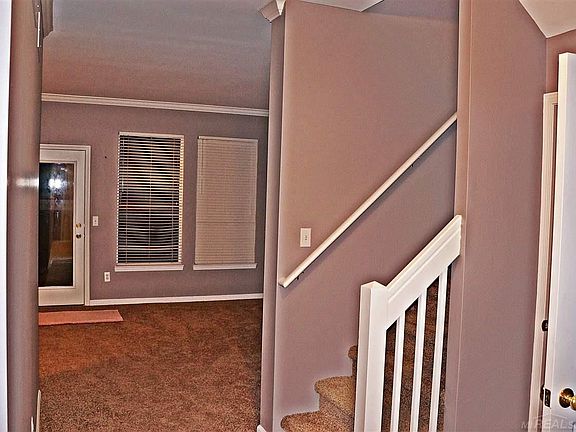 3rd image of 59260 Amherst Ave