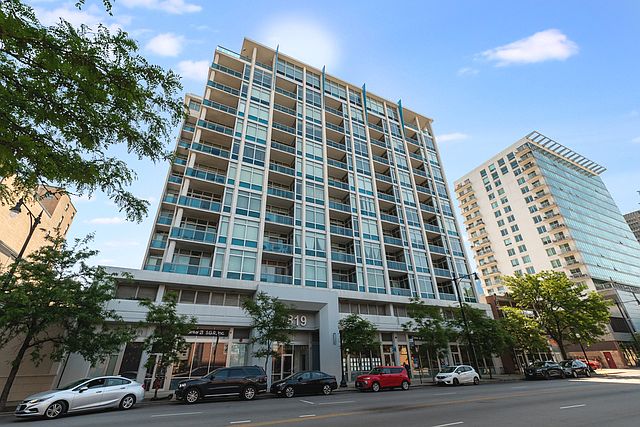 1st image of 1819 S Michigan Ave APT 1006