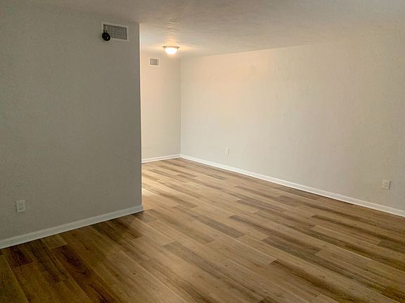 3rd image of 5900 22nd Ave N Unit 4