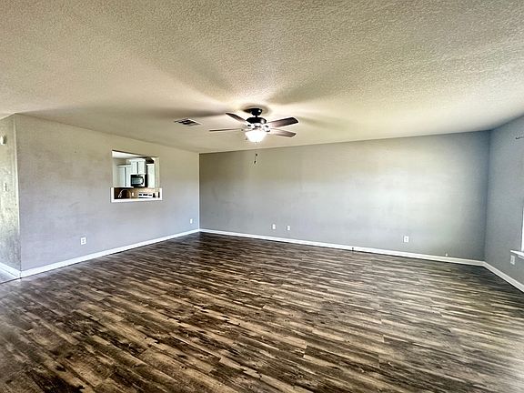2nd image of 102 Maggie Ln