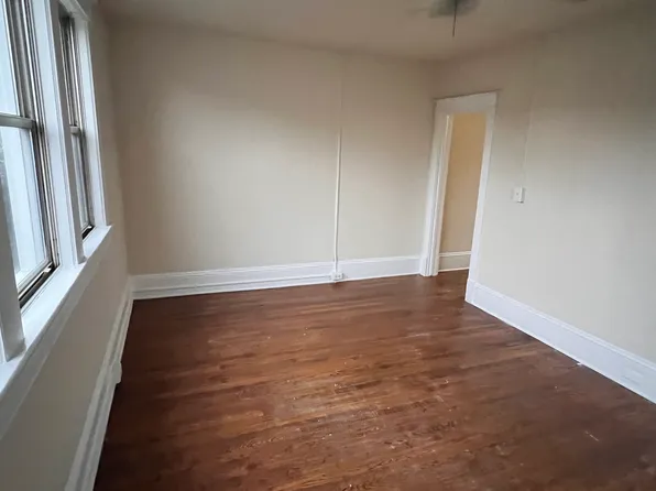 378 Elm Ave SW APT 2, Roanoke, VA 24016