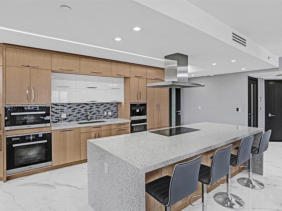 1st image of 20191 E Country Club Dr APT 1707