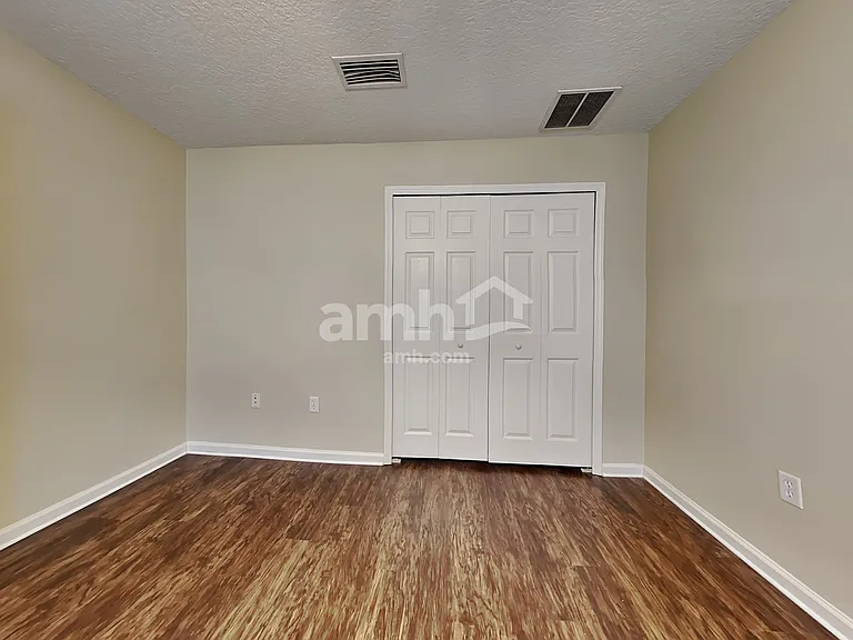 9243 Prosperity Lake Dr — Photo 17