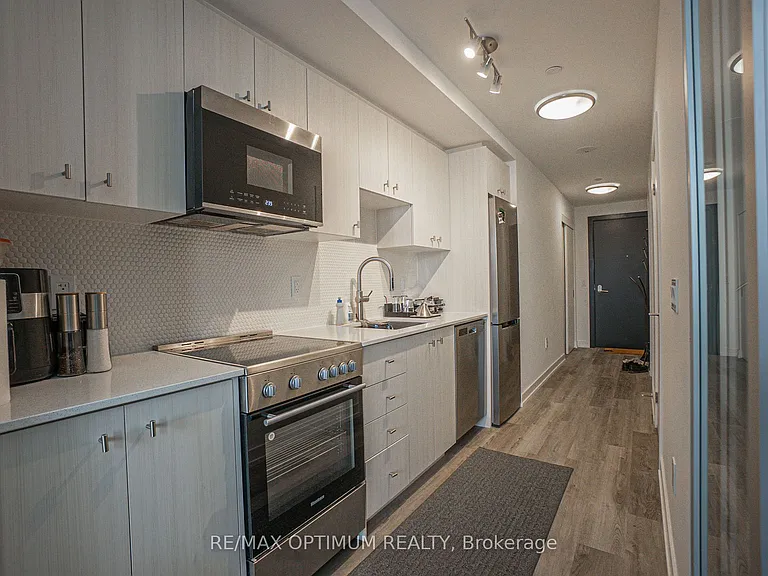 15 Wellington St #603 — Photo 4