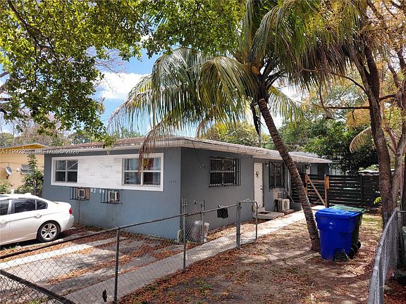3rd image of 1262-1264 NW 46th St