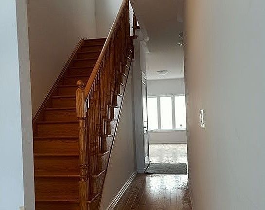 5th image of 35 Middleton St