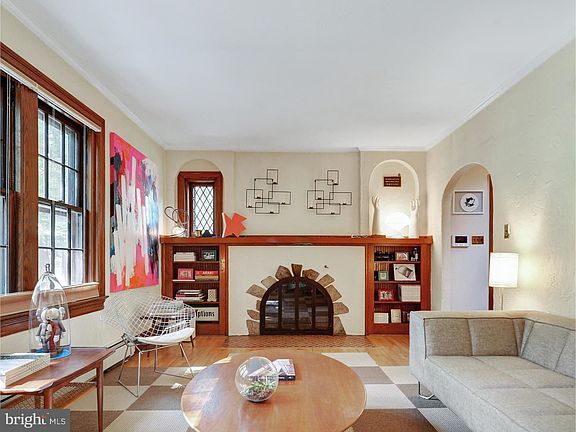 3rd image of 6 Kensington Ave
