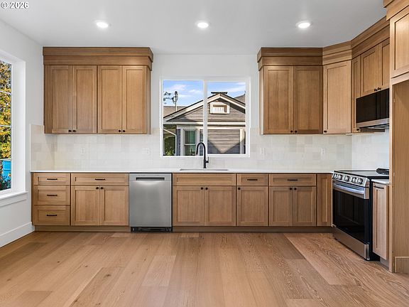 3rd image of 2090 N Watts St #1