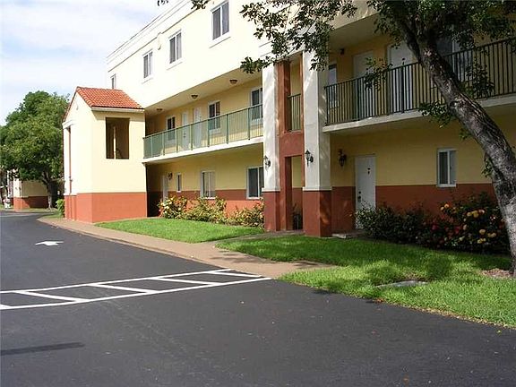 4th image of 12625 SW 91st St APT 211