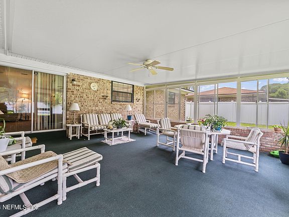 3rd image of 670 CUSTER Circle