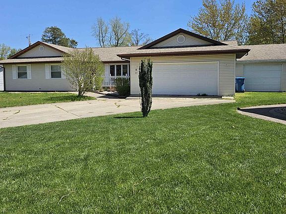 2nd image of 517 Marquis Ave