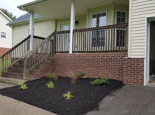 586 Clark Cir, Bowling Green, KY 42103
