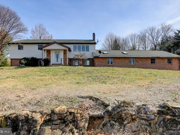 8690 Rice Rd, Shippensburg, PA 17257